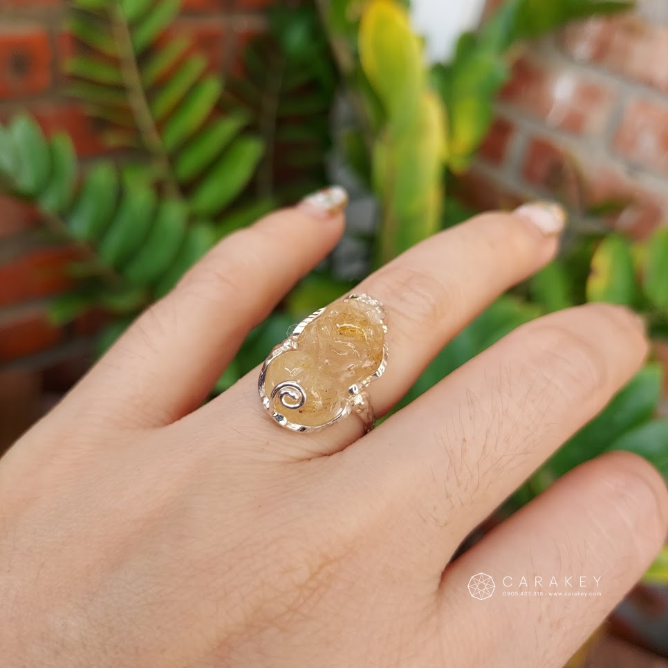 Tỳ hưu tóc vàng bọc bạc,