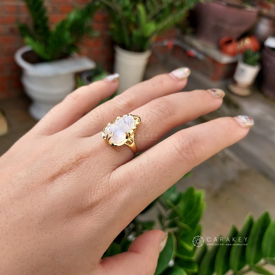 Nhẫn tỳ hưu đá MoonStone, nhẫn đá, nhẫn đá quý, nhẫn cẩm thạch, nhẫn đá ruby, nhẫn đá thạch anh, nhẫn đính đá, nhẫn mặt đá, nhẫn mã não, nhẫn thạch anh, nhẫn bạc đính đá, nhẫn vàng đính đá, nhẫn bằng đá, nhẫn vàng đá quý, nhẫn đá phong thủy, nhẫn bạc đá quý, nhẫn đá quý phong thủy, nhẫn hạt đá